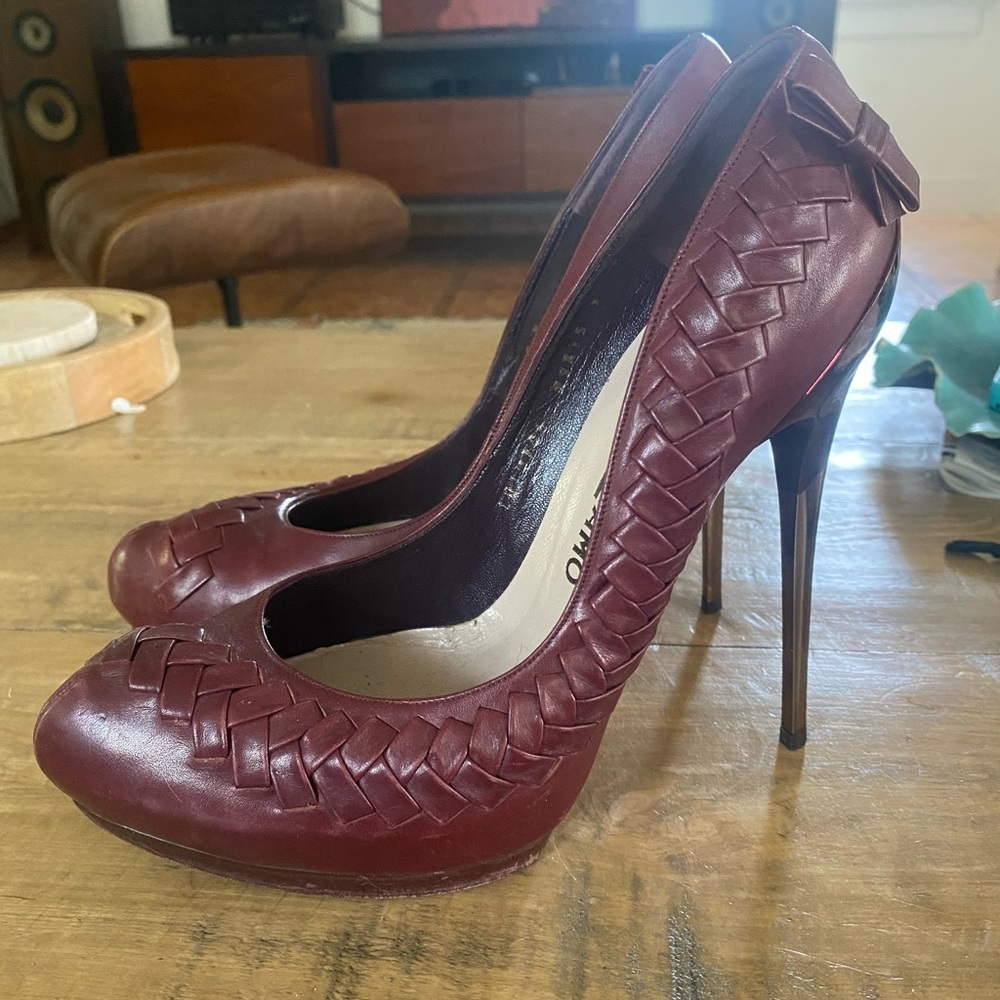 Ferragamo Stilletos